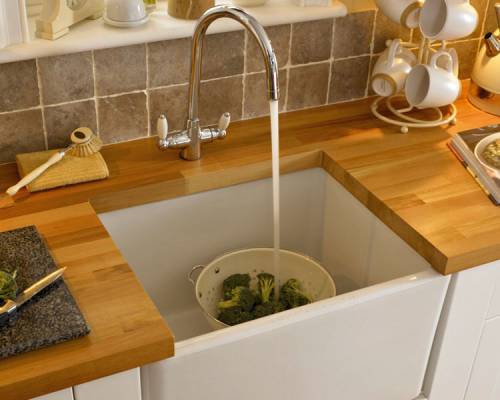 White Belfast Sink with Lamona Chrome Victorian Swan Neck Monobloc Tap