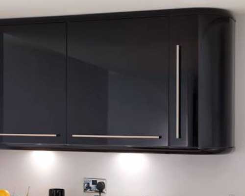 Curved and Full Height Wall Units with Curved Cornice and Pelmet